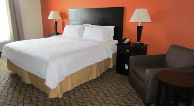 Номер Standard Holiday Inn Express Hotel & Suites Cadillac by IHG