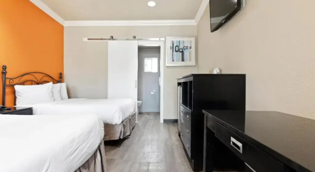 Двухместный номер Standard с балконом Le Blanc Inn & Suites