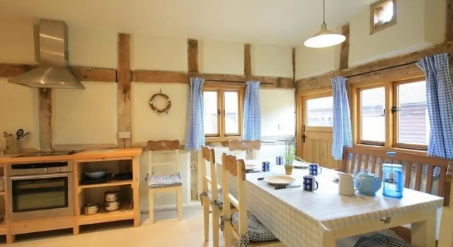 Whites Farm Barn, Rezervați Sejur la fermă Ledbury Herefordshire
