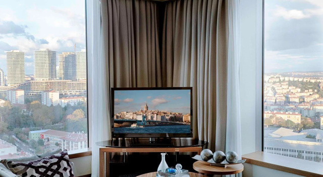 Двухместный клубный люкс Corner с видом на город Renaissance Istanbul Polat Bosphorus Hotel