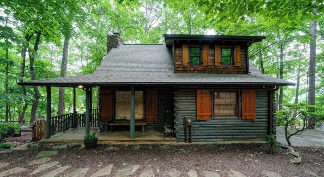 The Guest House Historic Cabin in Big Canoe, Đặt Nhà khách Big Canoe Mỹ