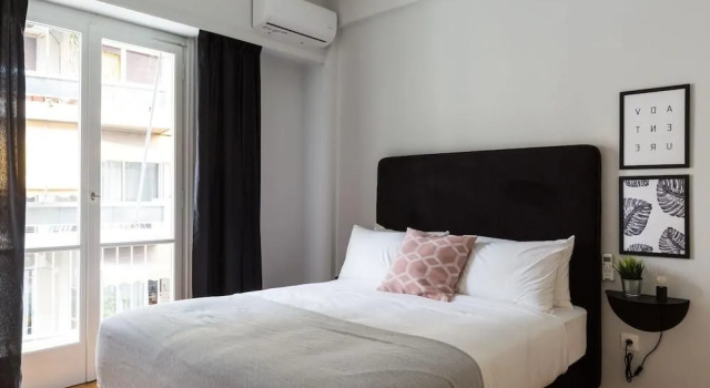 UPSTREET Acropolis Core Bright Modern Apt, Забронировать Апартаменты/квартира Неос-Космос Афины