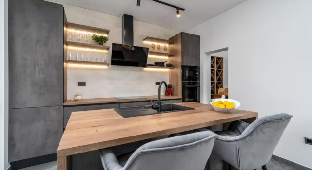 Villa Praska with private 28,5 sqm pool, 3 en-suite bedrooms, Sauna, 1km to Beach, Брондау Вилла Strožanac Split Region
