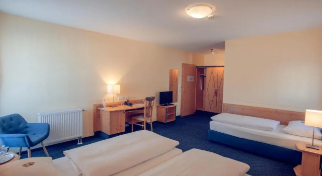 Трёхместный номер Standard Hotel Waldeck Garni