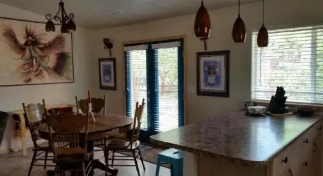 Grizzly Roadhouse Bed and Breakfast, Забронировать Отель Кортес Национальный парк Меса-Верде