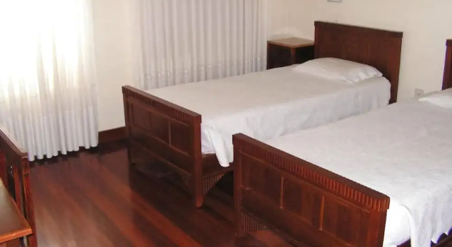 Hotel Albano, Забронировать Отель Отели Фелгейраш с парковкой, Парковка