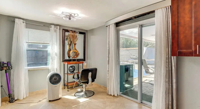 8 Mi to Sunset Beach: Home w/ Large Patio + Pool!, Забронировать Дом для отпуска Нью-Порт-Ричи штат Флорида