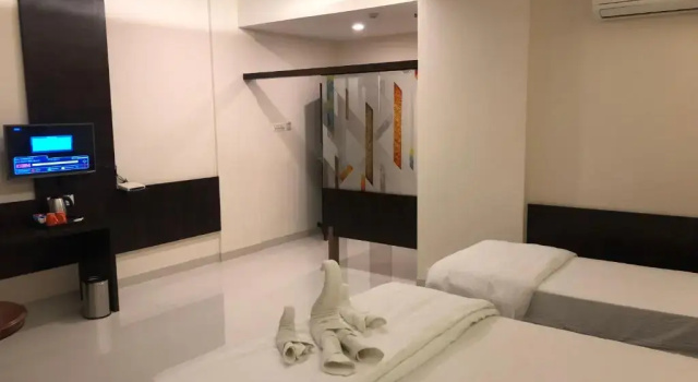 Номер Premier Kyriad Hotel Vijayapura