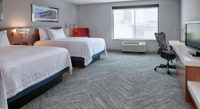 Четырёхместный номер Standard Hilton Garden Inn Detroit Downtown
