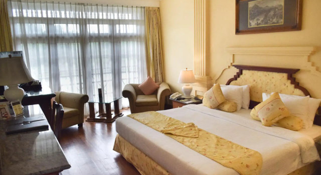 Mahaweli Reach Hotel, Забронировать Отель Отели Канди с бассейном, Бассейн