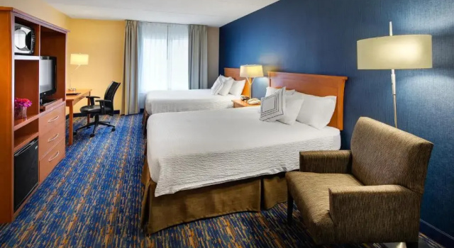 Четырёхместный номер Standard Fairfield Inn & Suites by Marriott Toronto Brampton