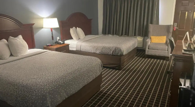 Четырёхместный номер Standard Econo Lodge Jefferson Hills Hwy 51