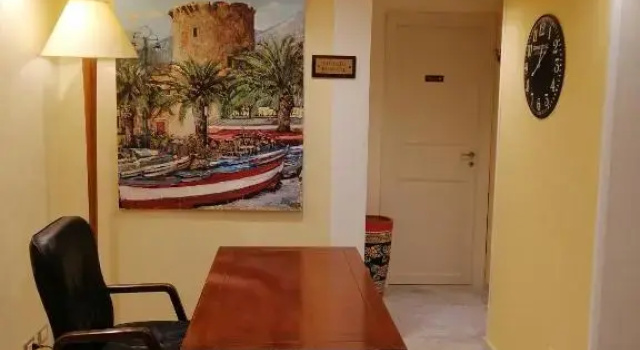 Federico 70 Rubino Family, Book Hotel Palermo Sicilien