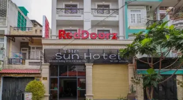 RedDoorz The Sun Hotel near Duong Quang Ham Street