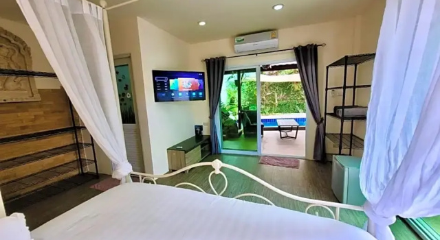 Sunshine Guesthouse and Diving school Room Nr 5, Забронировать Отель Отели Пхукета с бассейном, Бассейн