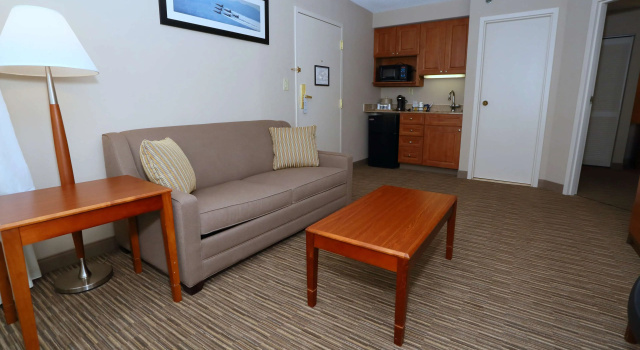 Четырёхместный люкс Best Western La Plata Inn