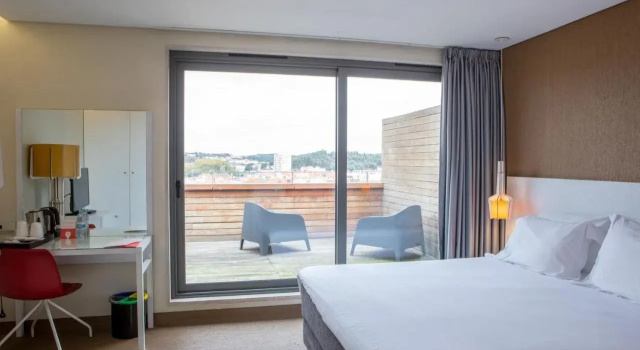 Hotel Imperio, Boek Hotel Torres Vedras 