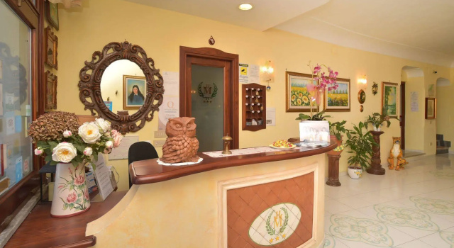 Hotel Magnolia, Забронировать Отель Отели Казамиччола Терме с парковкой, Парковка