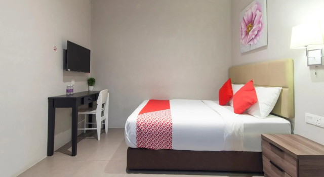 Super OYO 1191 Yootel Boutique Hotel, Забронировать Бутик-отель Отели Каджанг с парковкой, Парковка