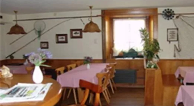 Gasthof zur Sonne, Забронировать Отель Хёльштайн Базель-Ланд