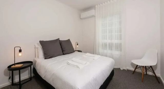 Elegant 2-bedroom House in Prahran w/ Parking!, Rezerwuj Dom wakacyjny Hotele w Melbourne z Parkingiem, Parking