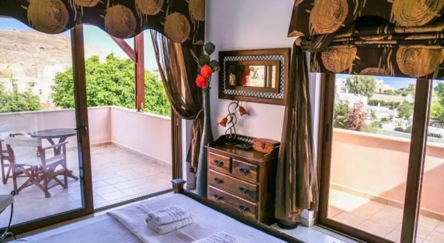 Luxury Villa Delfini, Rezerwuj Willa Hotele w Líndos z Parkingiem, Parking