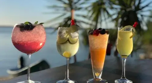 Hotel Scandinavia, Забронировать Отель Отели Мамая с завтраком, рядом с Пляж Mamaia, Завтраки