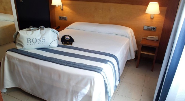 Двухместный номер Basic без балкона Hotel Els Pins
