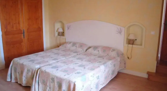 Maison spacieuse avec piscine chauffée, 4 chambres à Chalain-le-Comtal - FR-1-496-48, Забронировать Отель Монтроман Monts et Coteaux du Lyonnais