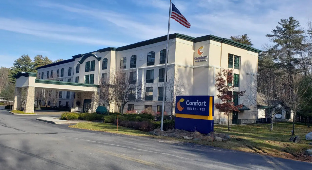 Кровать в общем номере Comfort Inn & Suites Lake George