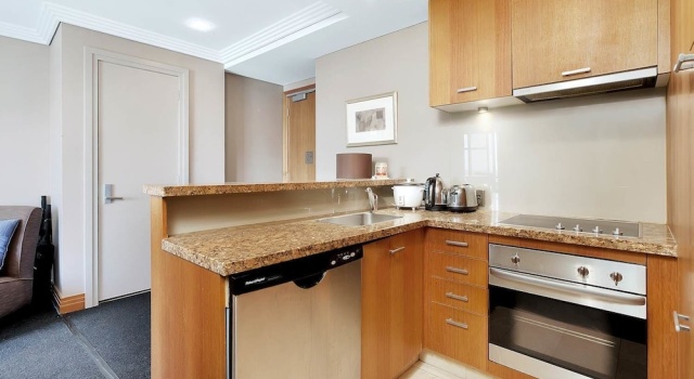 Апартаменты Metropolis 2 Bedroom Park Suite