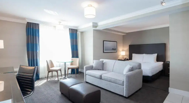 Люкс Standard Sandman Hotel Oakville