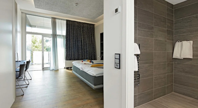 Люкс с балконом Living Suites