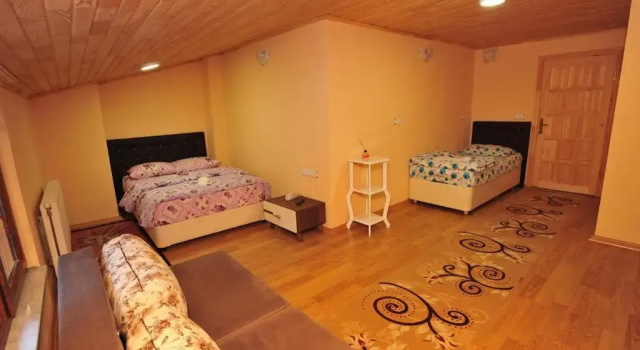 Четырёхместный номер Standard Cam Hotel & Restaurant 2