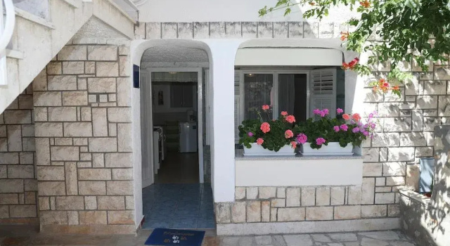 Apartments Knezovic
