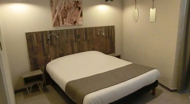 Четырёхместный номер Standard Hôtel sur le Quai