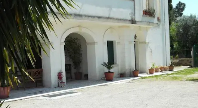 B&B Flora, Varaa Hotelli Aradeo Salento