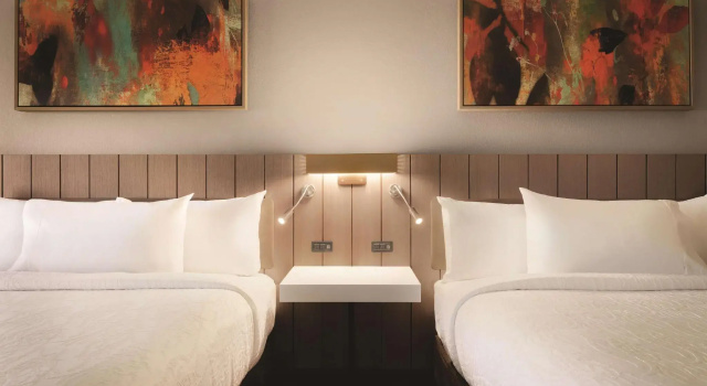 Четырёхместный номер Standard Hilton Garden Phoenix Tempe, University Research Park
