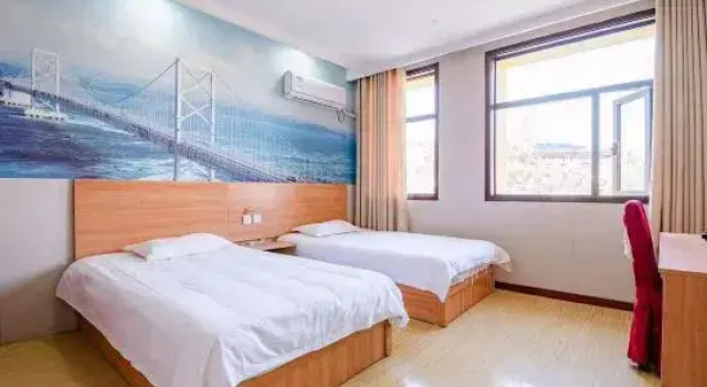 Lantian Hotel, Забронировать Отель Синьян Хэнань