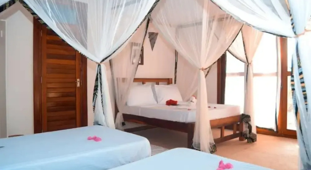 Kusini Beach Bungalows, Book Hotel Kizimkazi 
