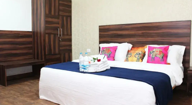 Номер Deluxe Adhunik Hotel Behror