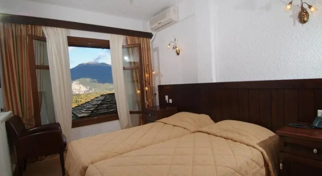 Taxiarches Hotel