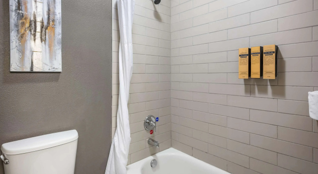 Четырёхместный номер Standard Best Western PLUS Peppertree Airport Inn
