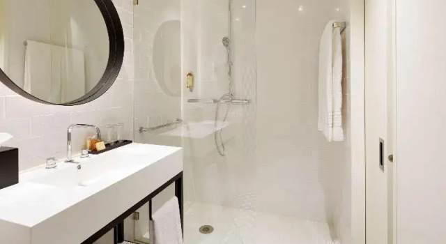 Двухместный номер Premium с балконом и с видом на сад Mercure Porto Centro Aliados