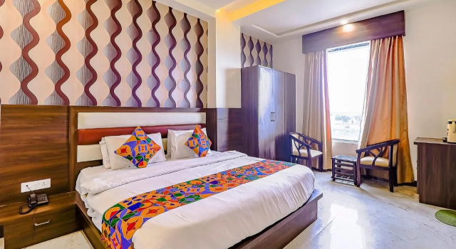 FabHotel World Link