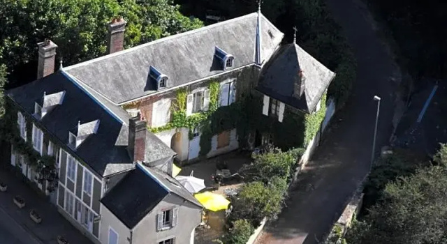 Il était une fois un jardin, Rezerwuj Hotel Saint-Fargeau Yonne
