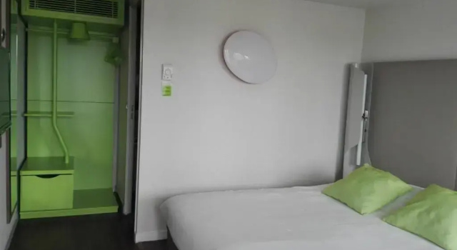 Двухместный номер Superior Campanile Clermont-Ferrand Sud Issoire