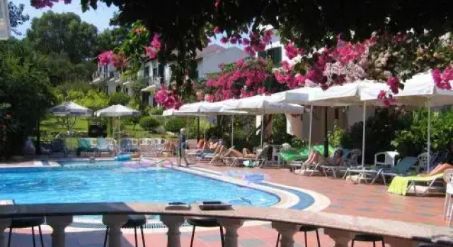 Tara Beach Hotel, Забронировать Отель Скала Кефалония