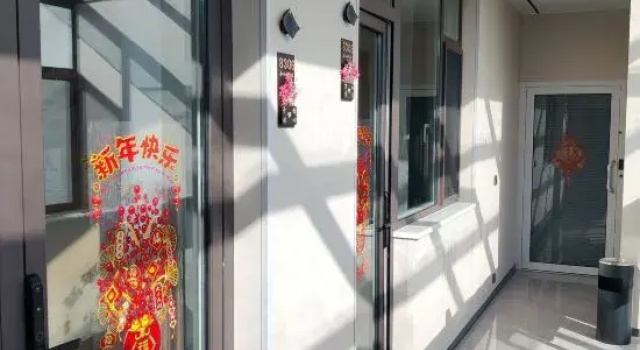 Люкс Deluxe Lingshi Yueman Home Homestay (Wangjia Courtyard Branch)