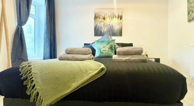 Cozy & Spacious 3-bedroom Home, Забронировать Дом для отпуска Суонси 